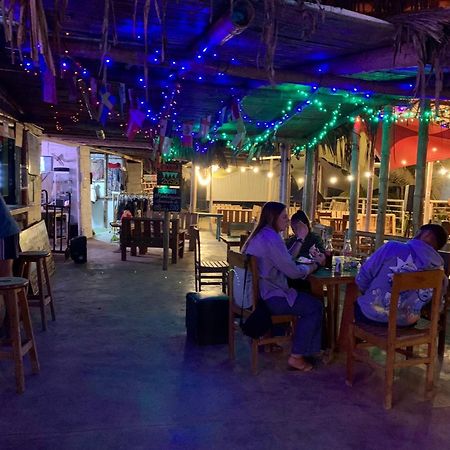 Saigon Backpackers Hostel Máncora Exteriör bild