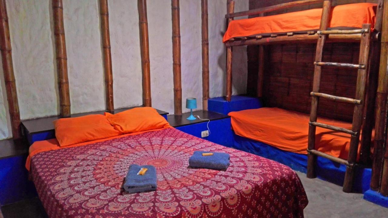 Saigon Backpackers Hostel Máncora Exteriör bild
